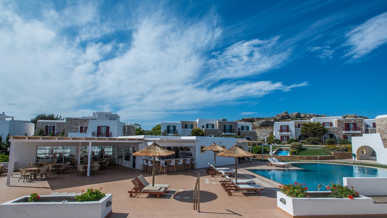 Naxos Palace Стелида